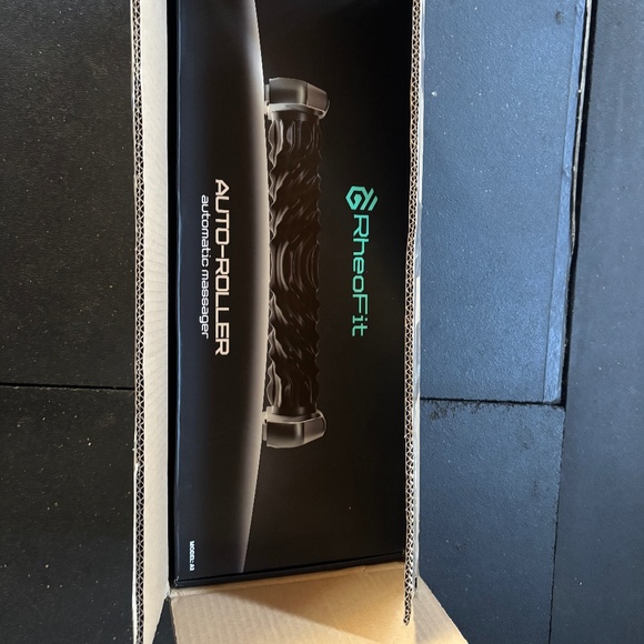 Rheofit A1 Auto-Roller Massage Roller stick Smart Rehabilitation Coach NIB - Picture 1 of 3